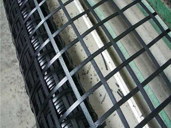 鋼塑土工格柵的施工方法